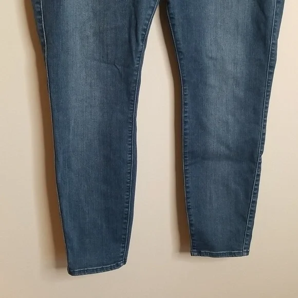 💥Torrid Bombshell Skinny Jeans 20R - Picture 3 of 8